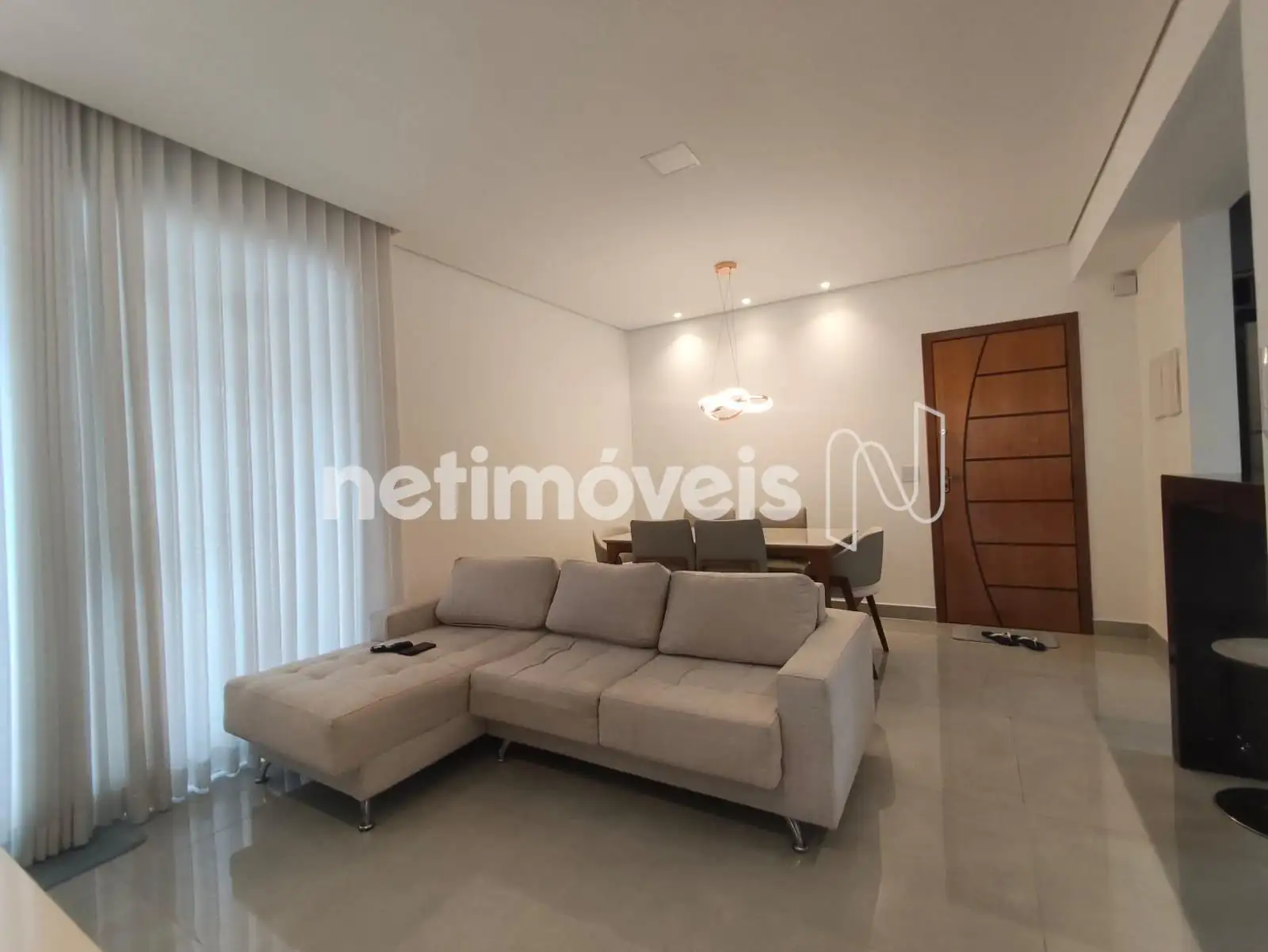 Área Privativa para comprar com 128 m², 3 quartos, 2 banheiros, 2 vagas em Rua Tinguassu, Novo Eldorado, Contagem