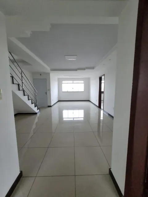 Cobertura para comprar com 200 m², 4 quartos, 3 banheiros, 2 vagas em Industrial, Contagem